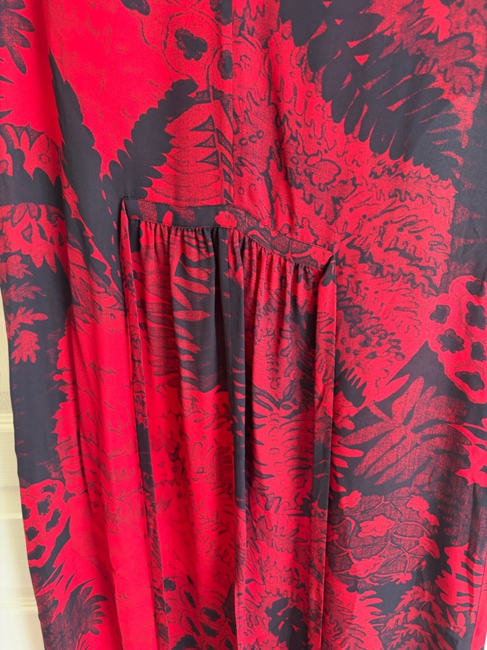 Raquel Allegra Red and Black Printed Midi Dress - Picture 4 of 8